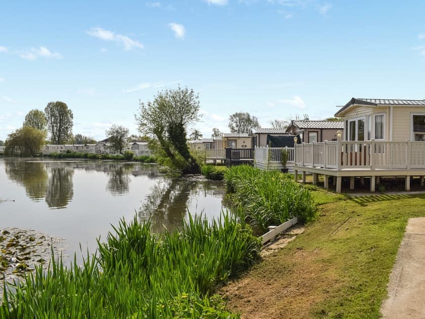 Exterior | Lake View, Cirencester