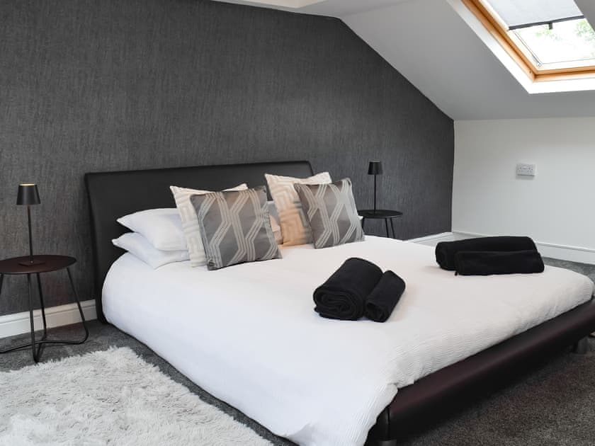 Double bedroom | The Spinney, Carterton