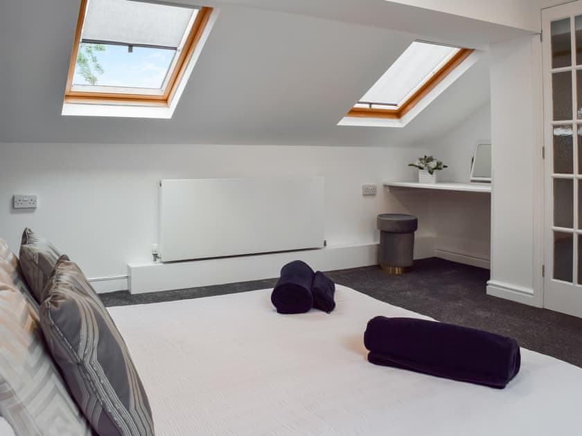 Double bedroom | The Spinney, Carterton
