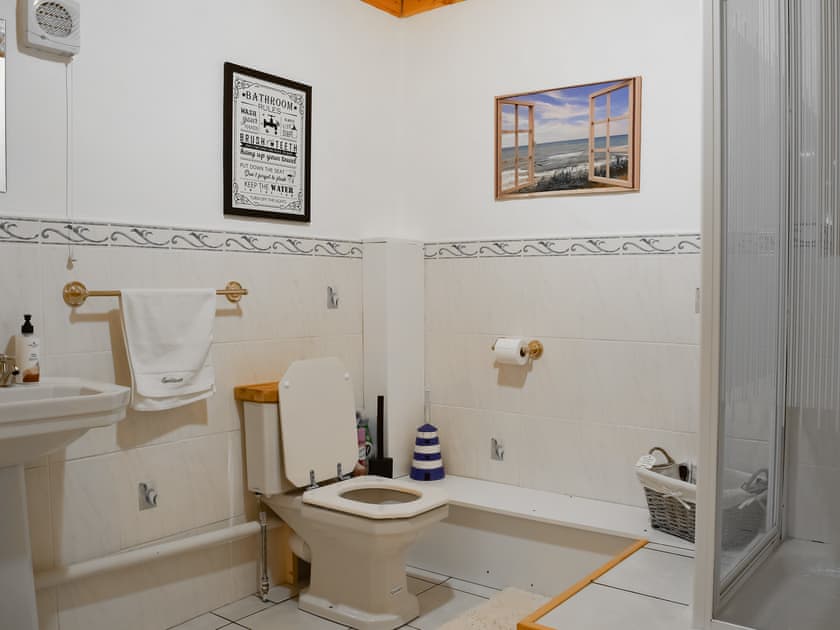Bathroom | The Spinney, Carterton