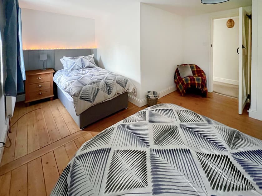 Twin bedroom | Sandy Toes Cottage, Eastmoor