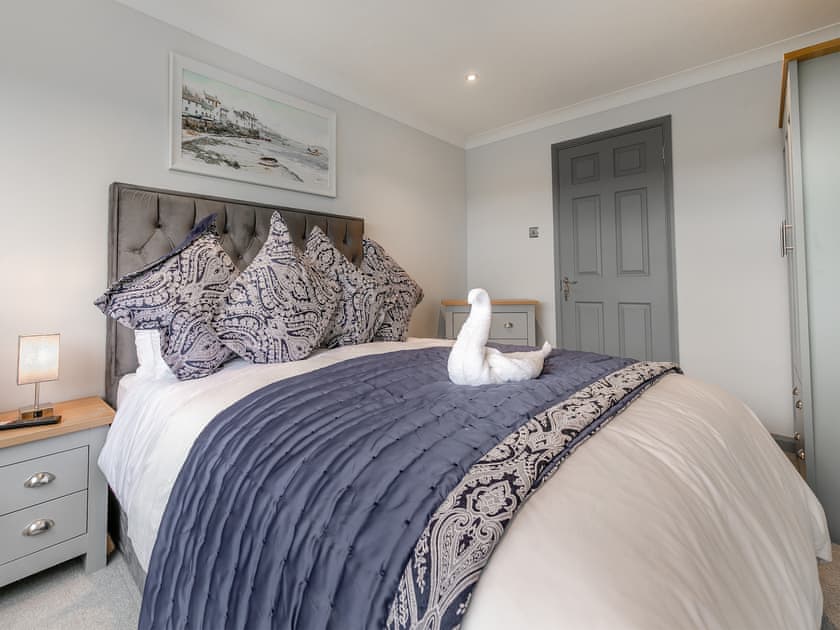 Double bedroom | The Lodge, Helston
