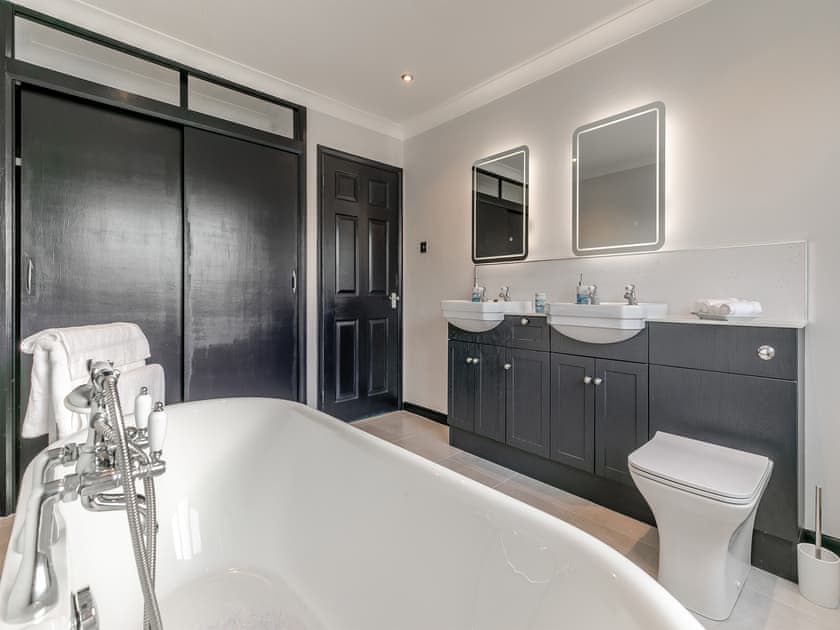 Bathroom | The Lodge, Helston