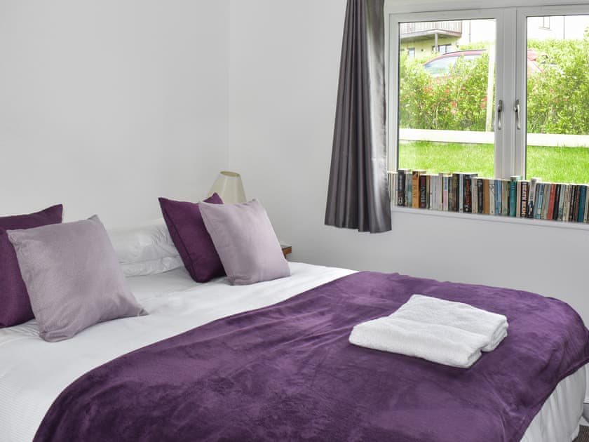Double bedroom | Shannon, Newport