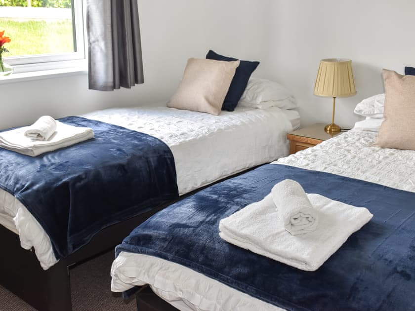 Twin bedroom | Shannon, Newport