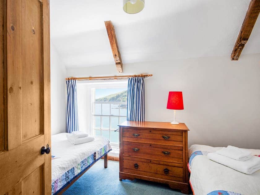 Twin bedroom | Corner Cottage - Portmellon Fishermans Cottages, Portmellon