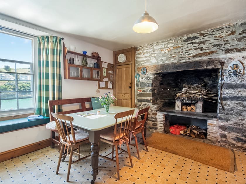Dining Area | Mermaid Cottage - Portmellon Fishermans Cottages, Portmellon