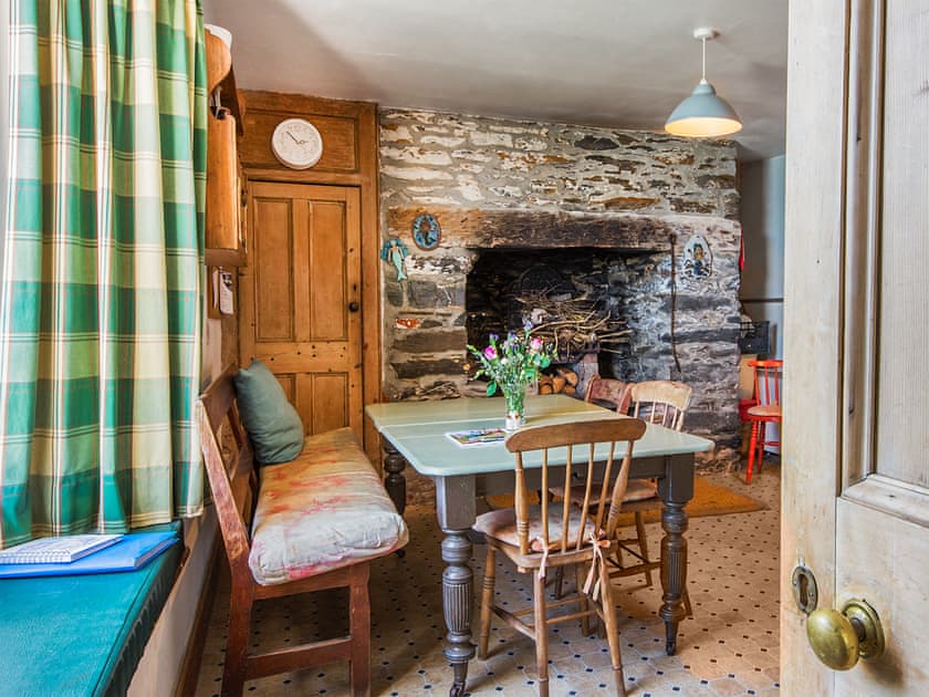 Dining Area | Mermaid Cottage - Portmellon Fishermans Cottages, Portmellon