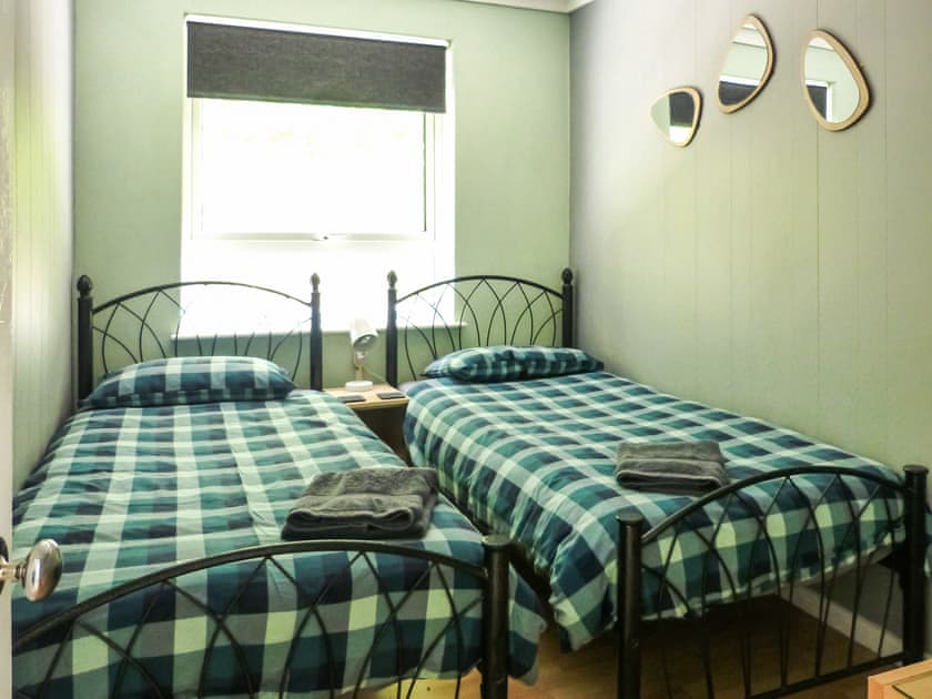 Twin bedroom | Rabbits Warren, Looe