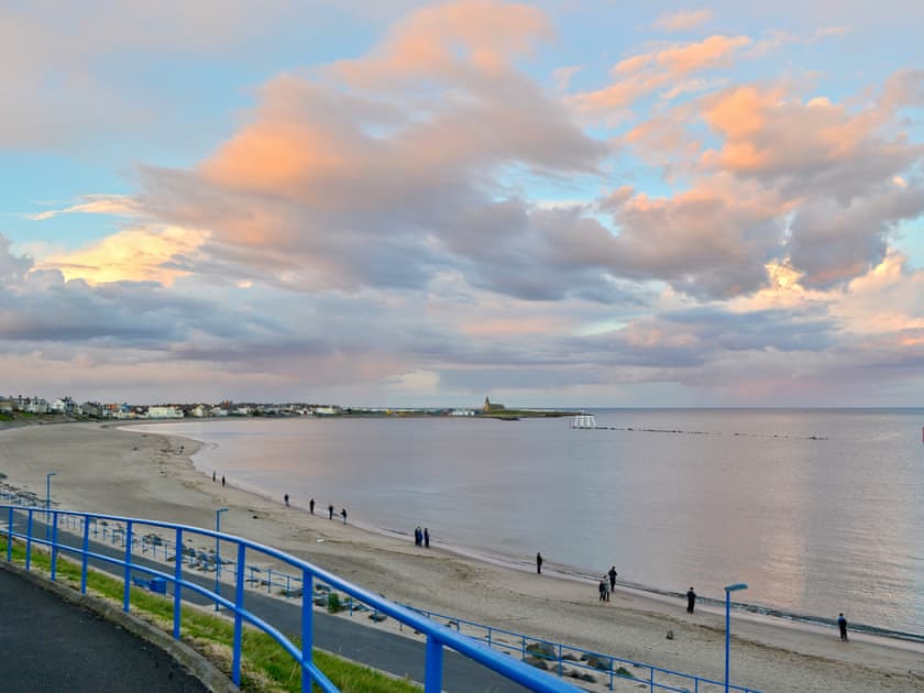 Surrounding area | Turtles Nest, Newbiggin by the Sea