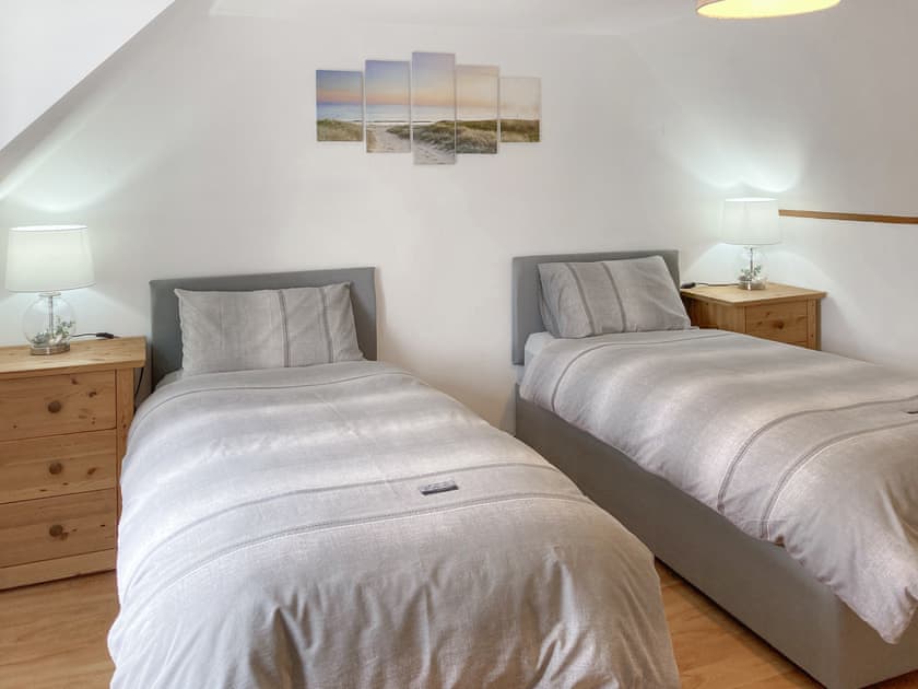 Twin bedroom | Sea Breeze, Cairnbulg, near Fraserburgh