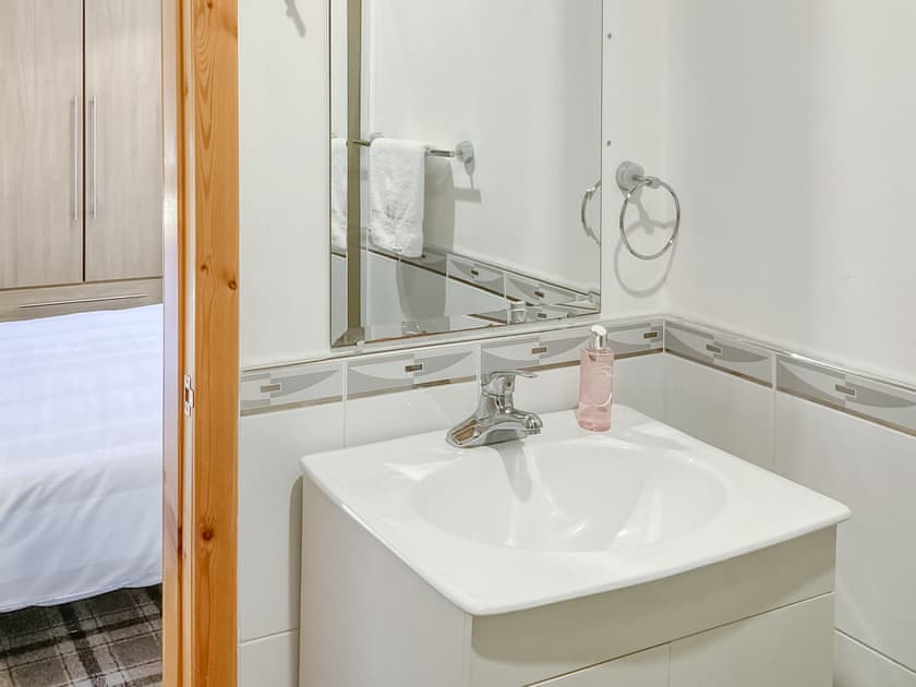 Bathroom | Sea Breeze, Cairnbulg, near Fraserburgh