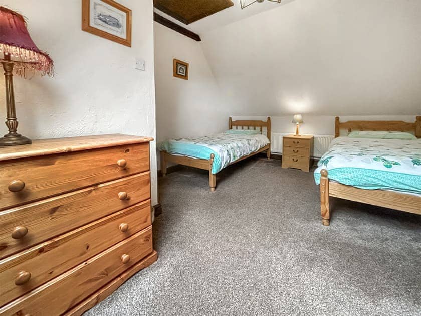 Twin bedroom | Cider Cottage - Higher Checkridge Farm, Hawkchurch, near Lyme Regis