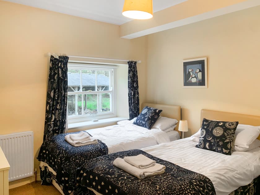 Twin bedroom | Stable Cottage - Thorpe Hall Cottages, Rudston, near Bridlington