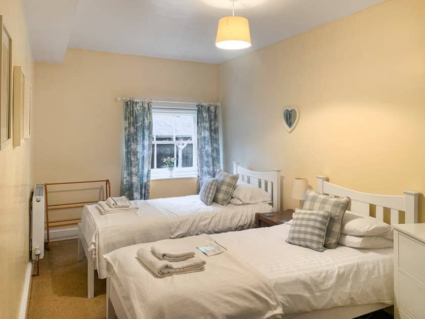 Twin bedroom | Stable Cottage - Thorpe Hall Cottages, Rudston, near Bridlington