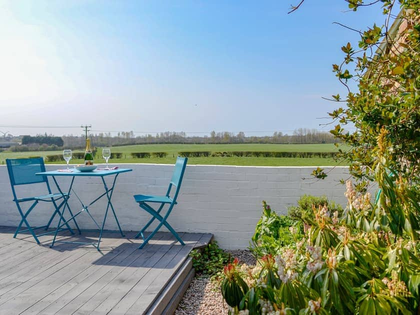 Delightful sitting out area | Honeysuckle Cottage, Dreghorn, near Irvine