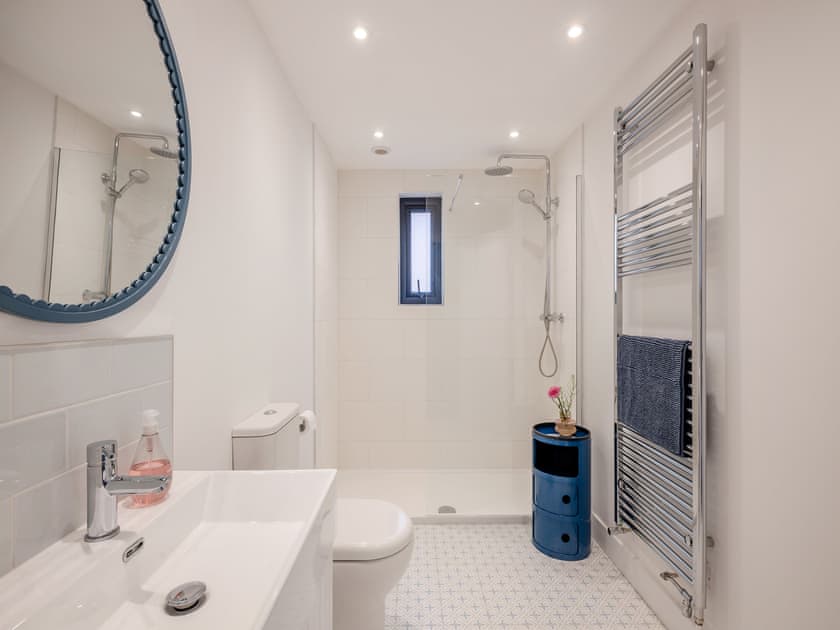 Large bathroom with walk-in shower  | Hollyhocks-  The Loft at The Gatehouse - Hollyhocks, Holt
