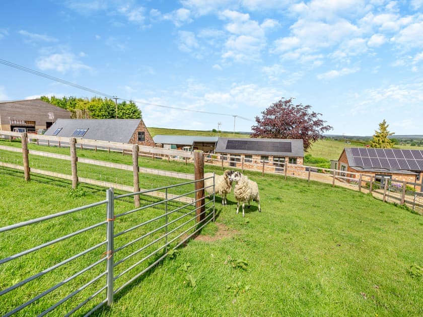 Surrounding area | The Old Stables 1 - Quarry Hill Farm, Shipton Under Wychwood