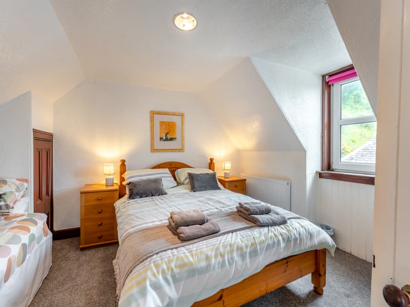 Family bedroom | Carraig Dhubh North - Carraig Dhubh Cottages, Whiting Bay