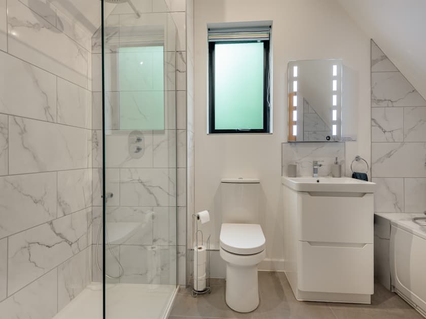 Bathroom | Dunley Barn, Pitton near Salisbury