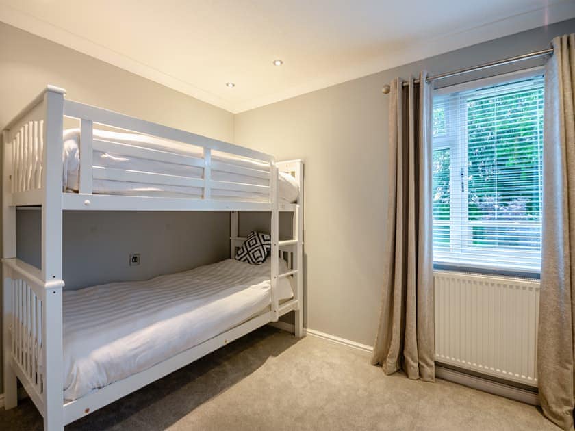 Bunk bedroom | Lodge Twenty Six, Pwllheli