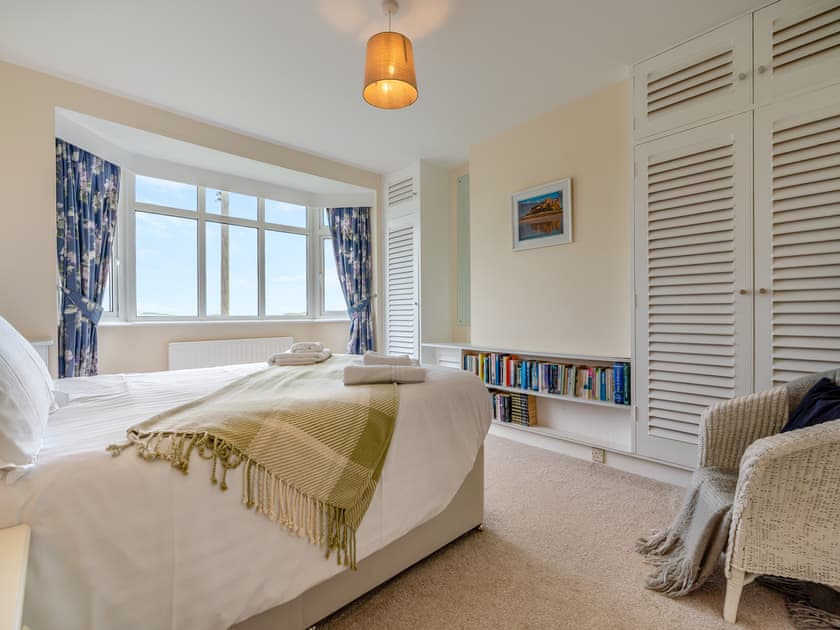 Relaxing bedroom with kingsize bed | Northwinds, Seahouses