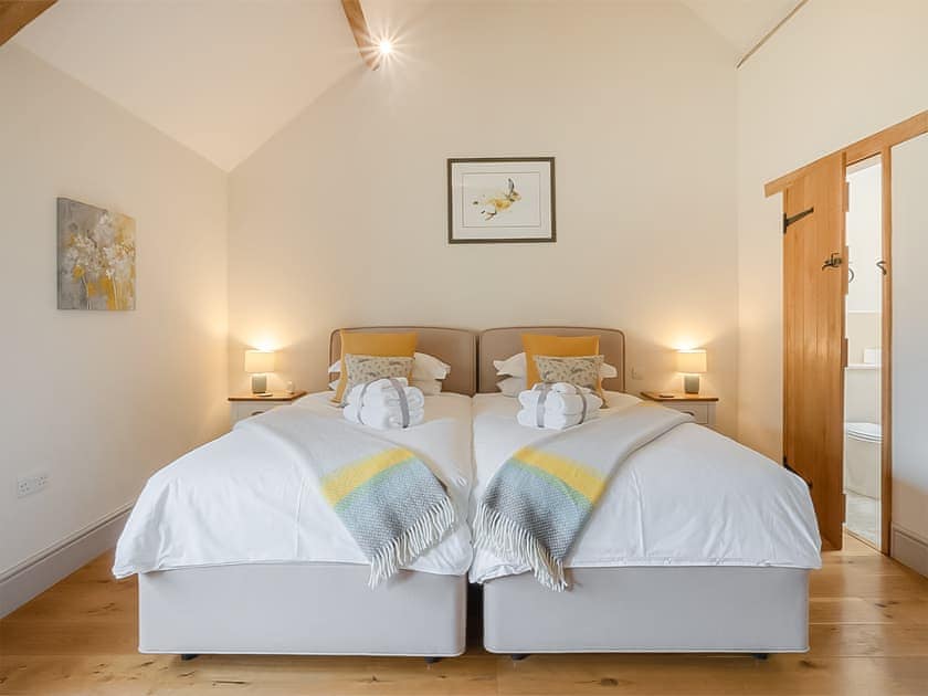 Twin bedroom | Budding - Lower Ledge Farm, Doynton, near Bath