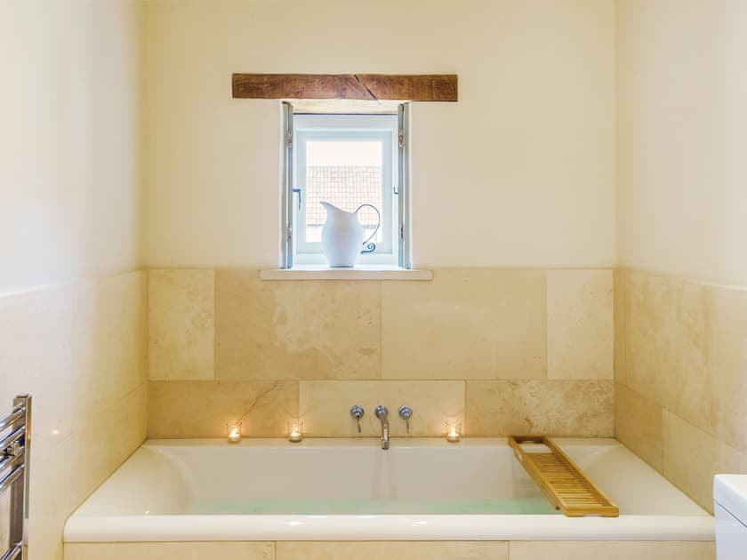 Bathroom | Budding - Lower Ledge Farm, Doynton, near Bath