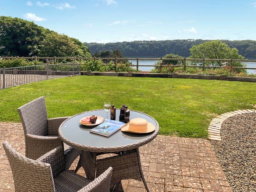 Outdoor area | The Hays, Burton