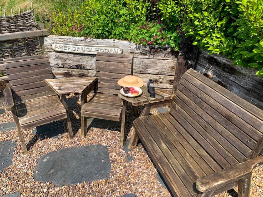 Outdoor area | The Hays, Burton