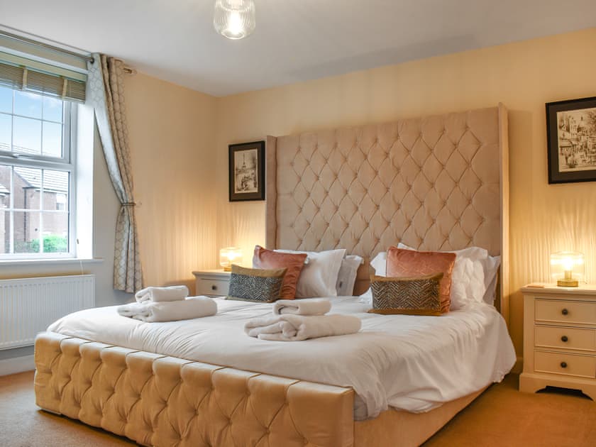 Double bedroom | Song Bird Holiday Home, Whitby