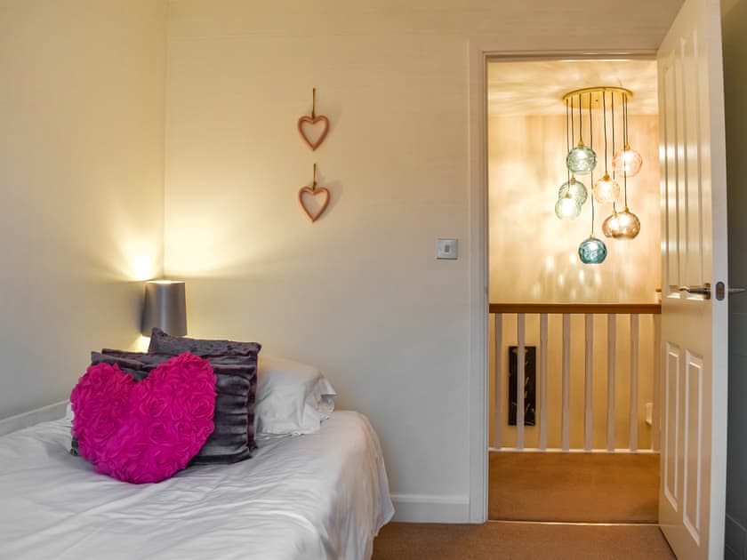 Single bedroom | Song Bird Holiday Home, Whitby