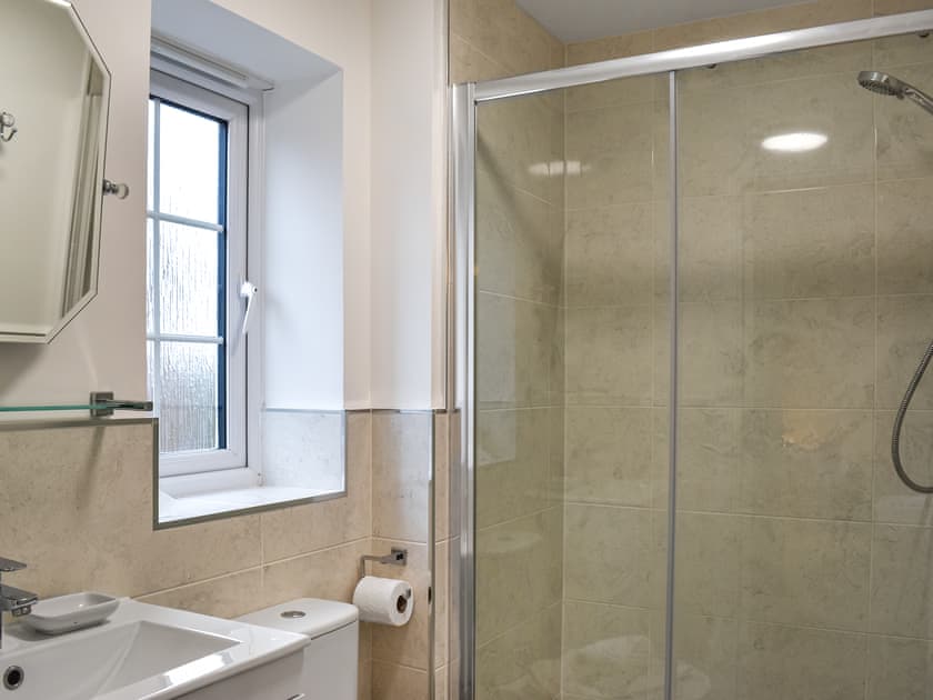 Bathroom | Song Bird Holiday Home, Whitby