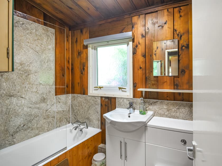 Bathroom | Ty Bedwen, Dinas Mawddwy 