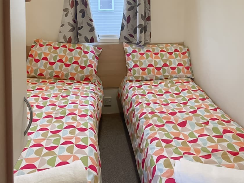 Twin bedroom | Sea Breeze, Heysham, near Lancaster