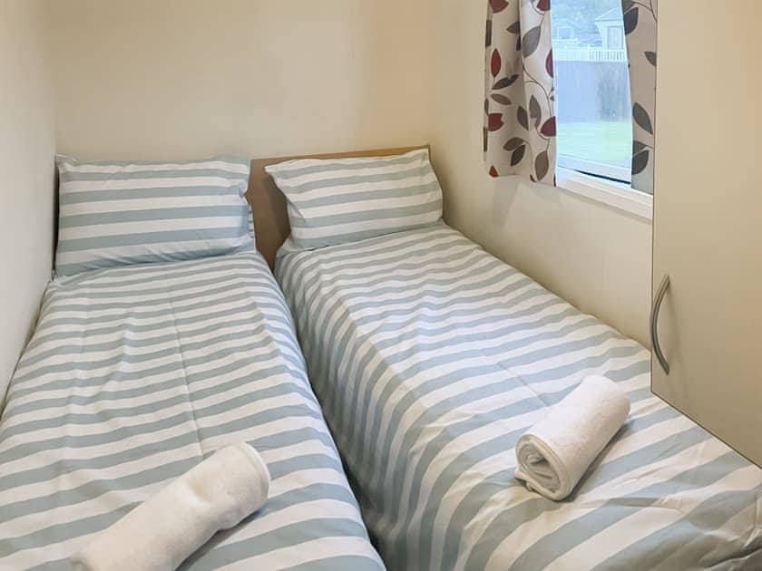 Twin bedroom | Sea Breeze, Heysham, near Lancaster