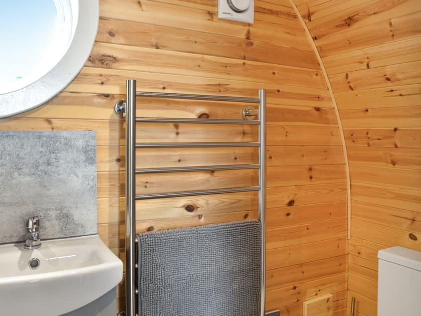Bathroom | The Garden Pod, Brechin