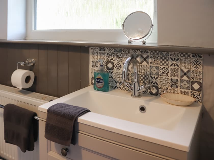 Bathroom | Bwthyn Afon, Blaenau Ffestiniog