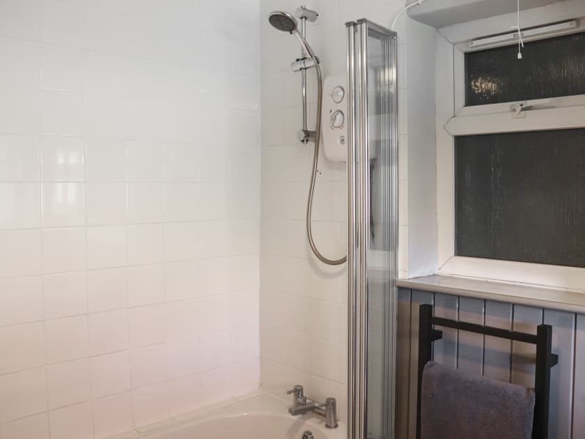 Bathroom | Bwthyn Afon, Blaenau Ffestiniog