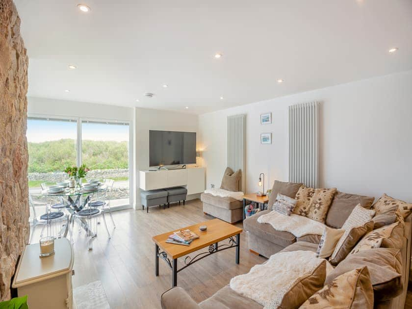 Open plan living space | Swn Y Mor, Trearddur Bay