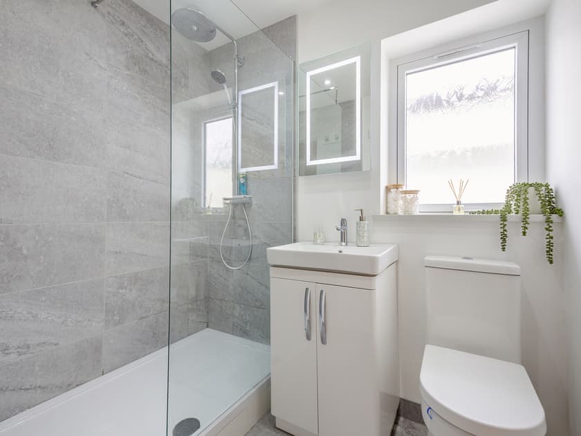 Bathroom | Swn Y Mor, Trearddur Bay
