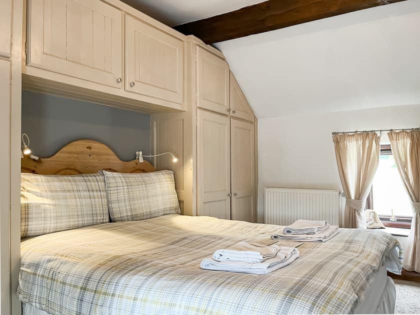 Double bedroom | Honeysuckle Cottage, Matlock
