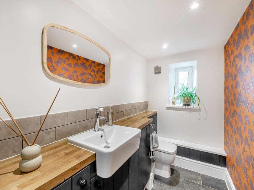 Bathroom | High Plain Lodge - Pennine Retreats, Alston