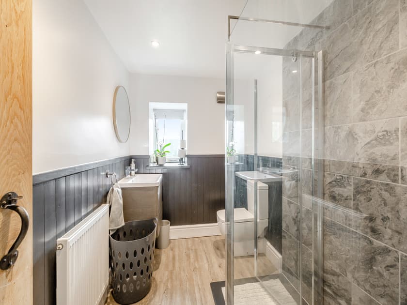 Bathroom | High Plain Lodge - Pennine Retreats, Alston