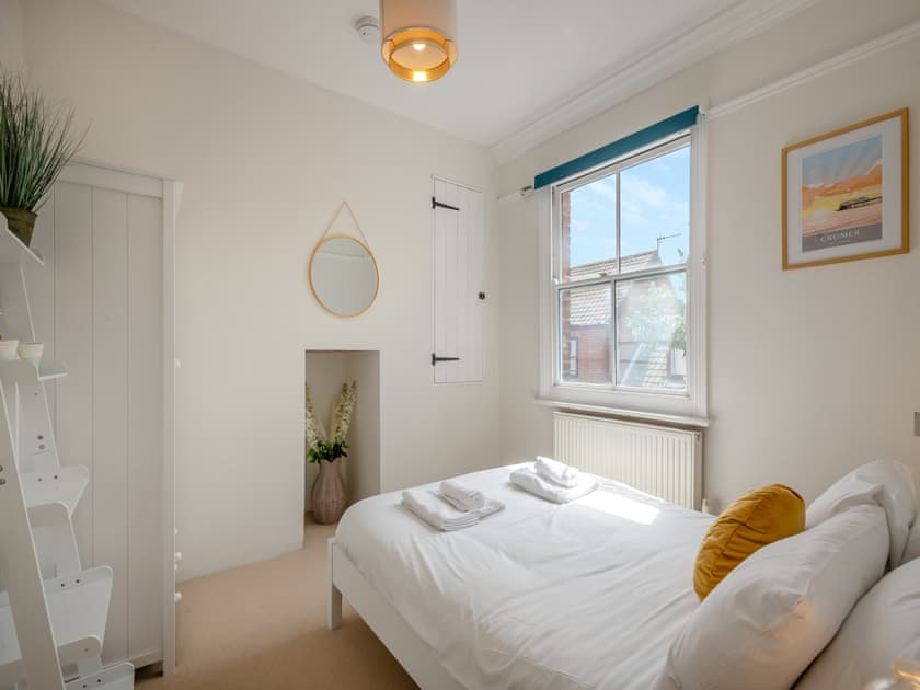 Double bedroom | Stradbroke House, Cromer