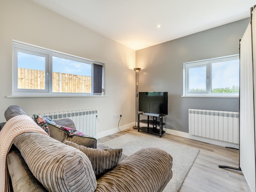 Open plan living space | Hawthorns Glamping- Squirrel Lodge - Hawthorns Glamping, Foxley, near Dereham