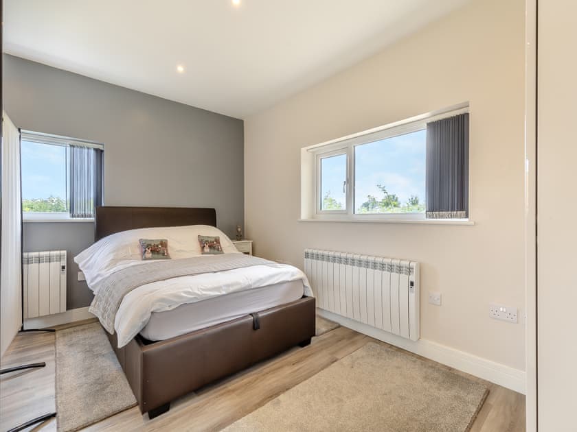 Open plan living space | Hawthorns Glamping- Squirrel Lodge - Hawthorns Glamping, Foxley, near Dereham