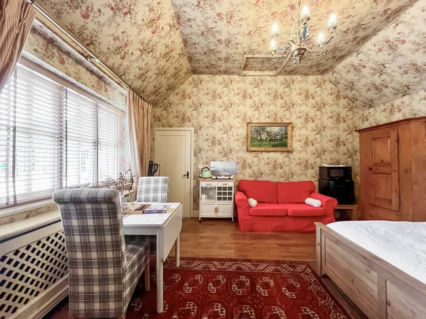 Open plan living space | Cottage 2 - Oaklands Farm, East Tytherley