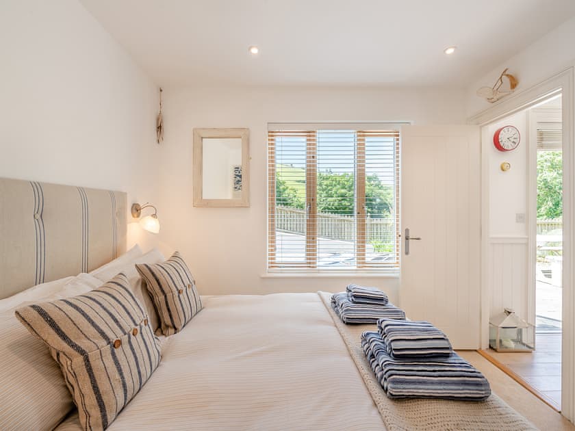 Double bedroom | Garden Apartment, Hallsands
