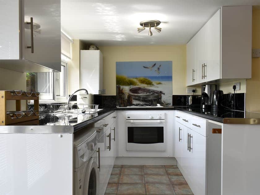 Kitchen and dining area | Knowle Croft Cottage, Fairlight, near Hastings